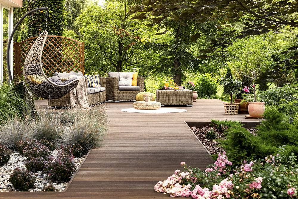 Allée de jardin en bois